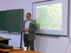 Dr. Elekes Tibor egyetemi docens, turisztikai szakember előadásai a PKE-n